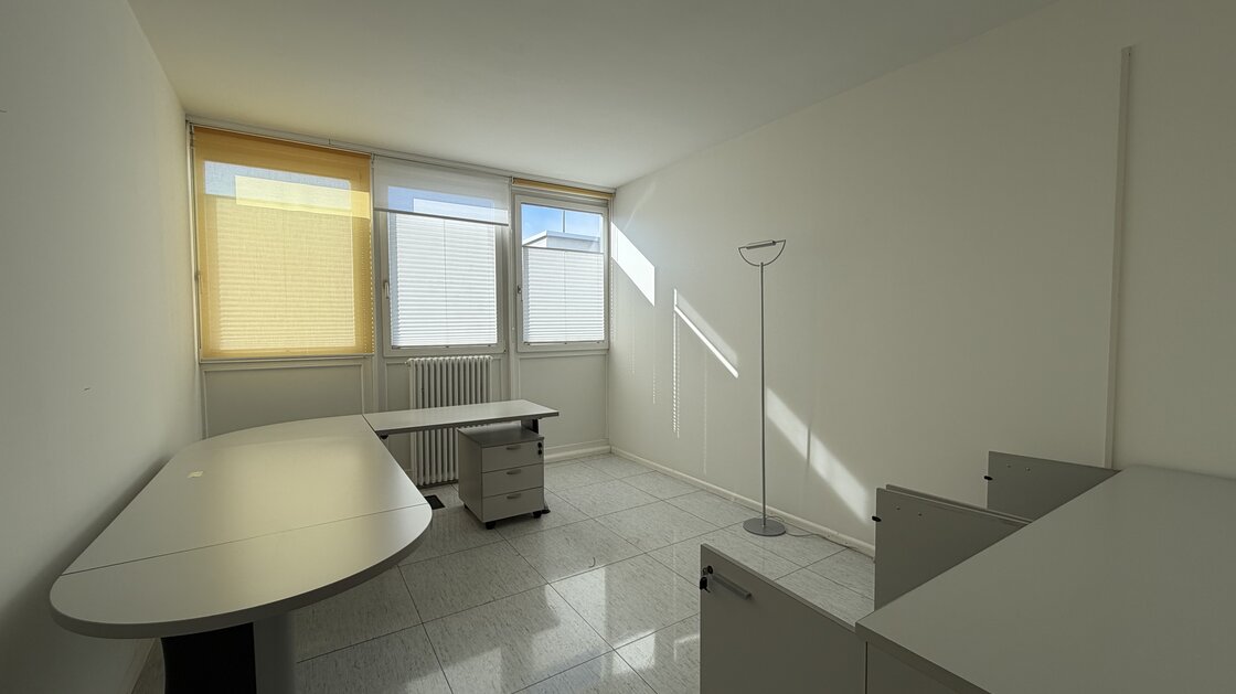 Großes Büro im 3. Stock: 260 m² mit Top-Ausstattung