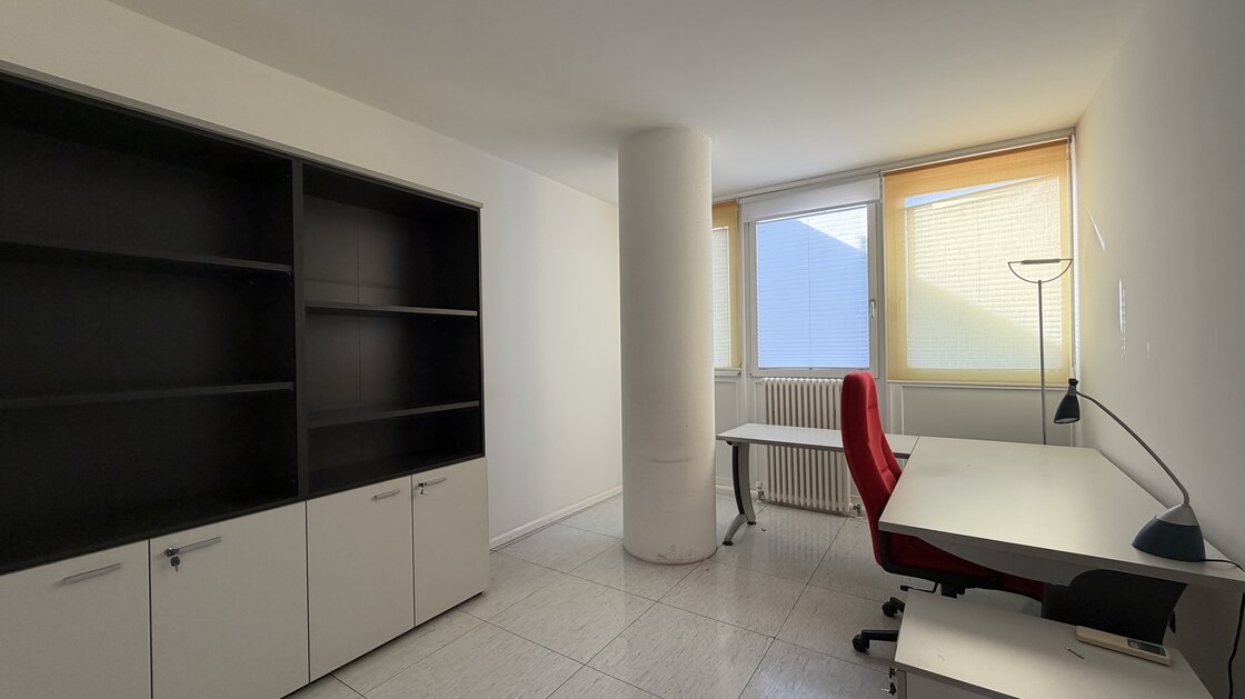 Großes Büro im 3. Stock: 260 m² mit Top-Ausstattung