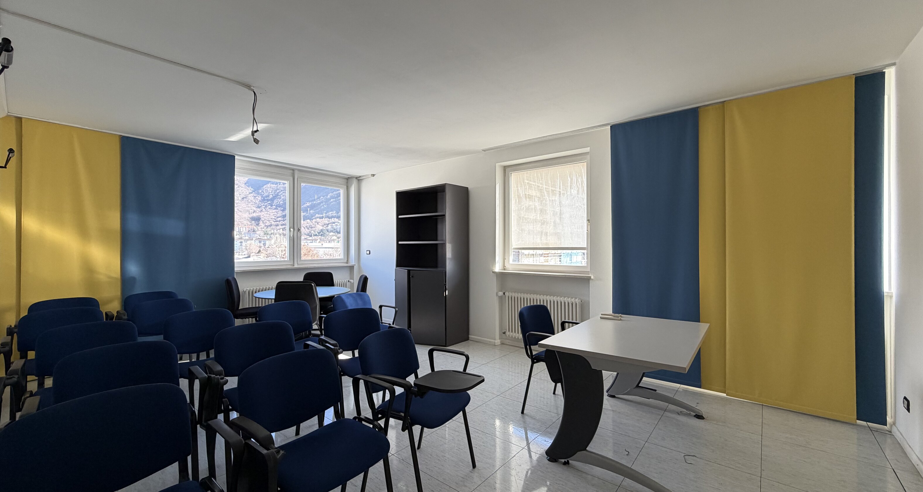 Ampio ufficio al terzo piano: 260 mq con ottimo arredamento