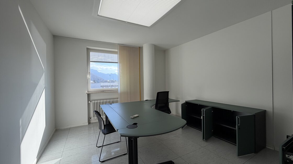 Großes Büro im 3. Stock: 260 m² mit Top-Ausstattung