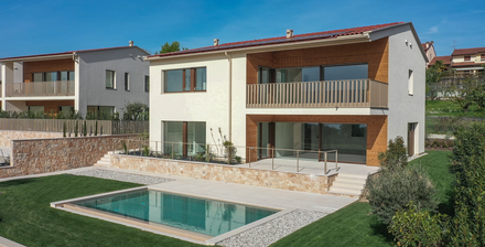 Villa A02 - Exklusive Penthouse-Villa mit Terrasse und traumhaftem Seeblick