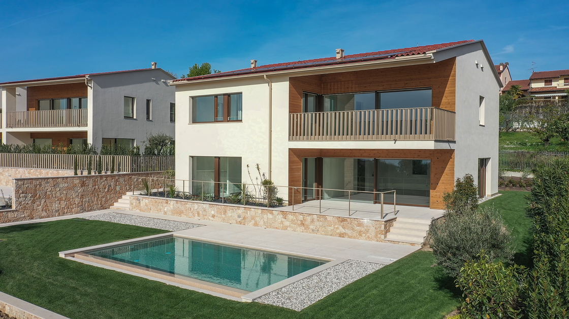 Villa A02 - Exklusive Penthouse-Villa mit Terrasse und traumhaftem Seeblick