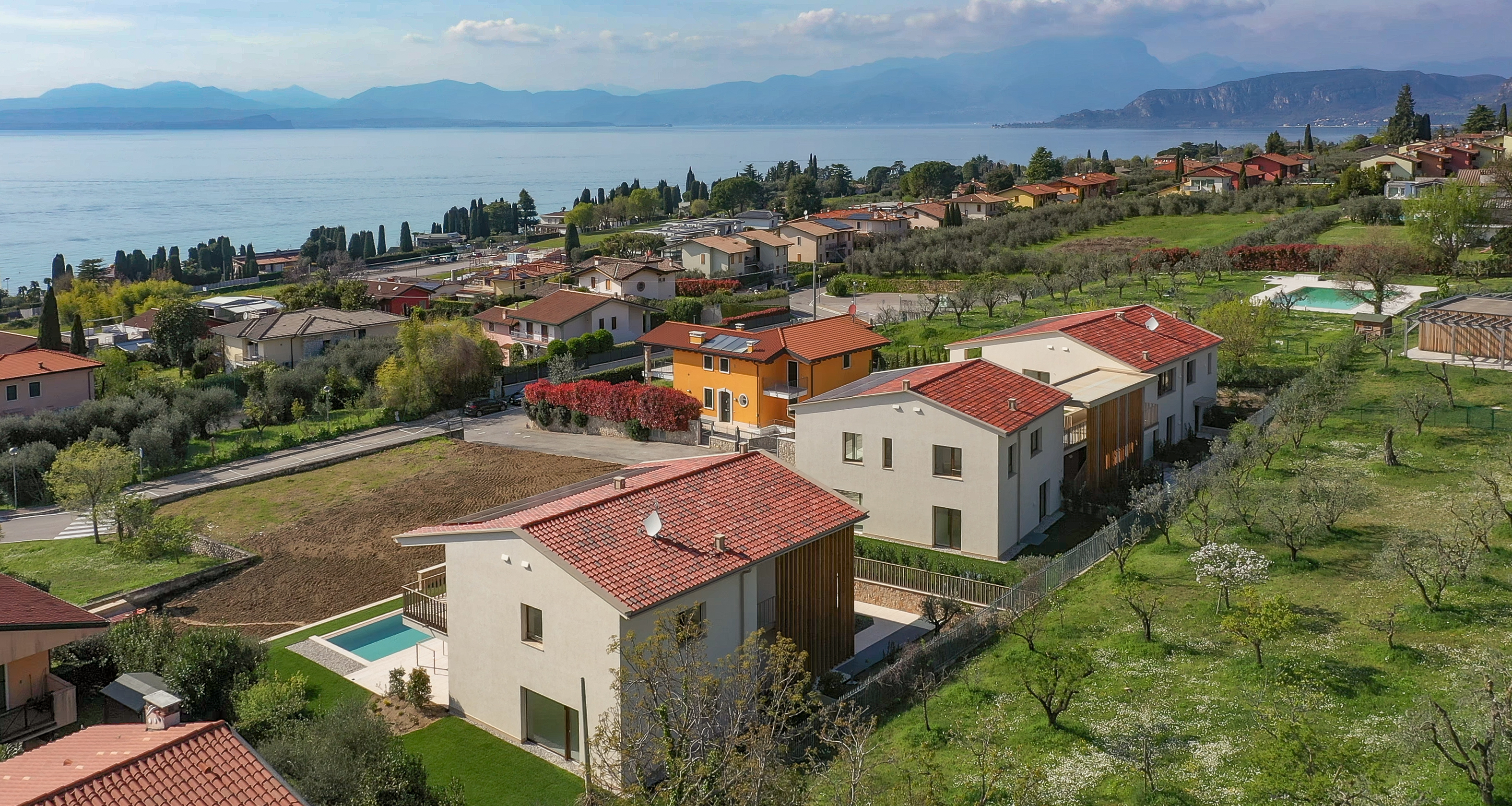 D – Unique new-build apartment with terrace, balcony, garden and shared pool