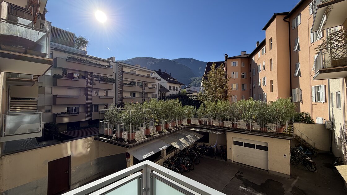 Quadrilocale ristrutturato a nuovo con balcone