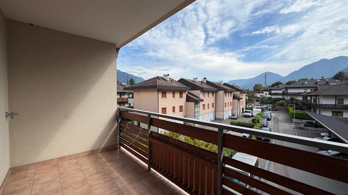 Monolocale con balcone, cantina e posto auto