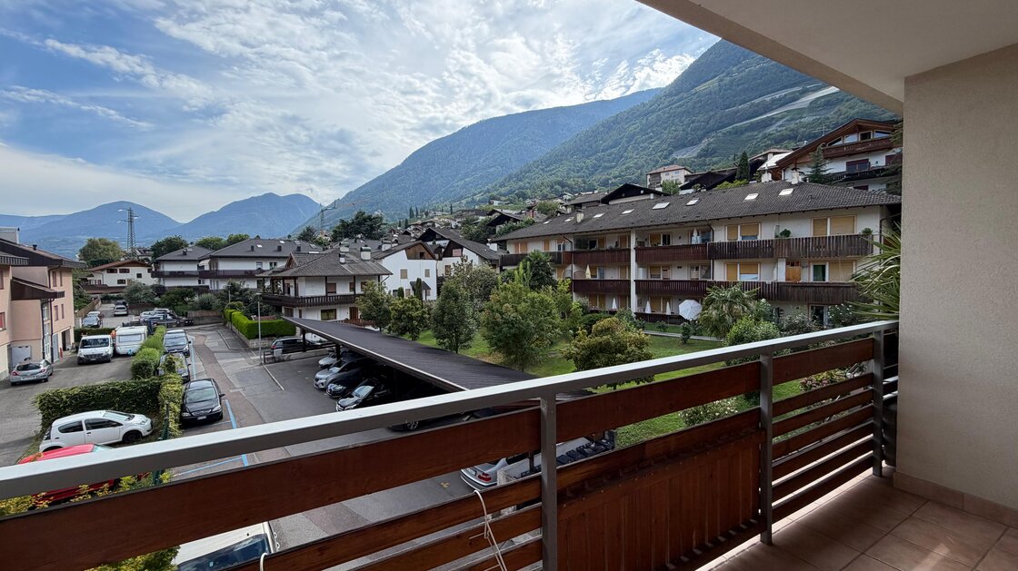 Monolocale con balcone, cantina e posto auto