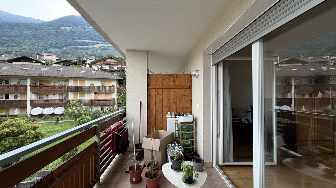 Monolocale con balcone, cantina e posto auto