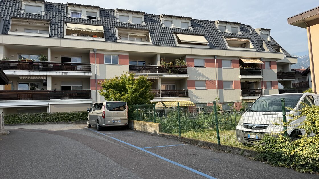 Monolocale con balcone, cantina e posto auto