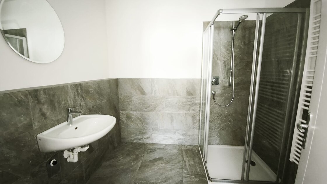 Sanierte Altbauwohnung mit Balkon, Keller und Dachboden
