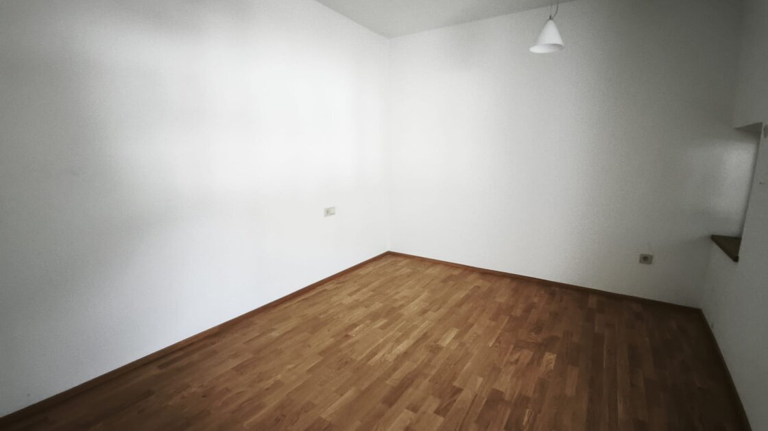 Sanierte Altbauwohnung mit Balkon, Keller und Dachboden