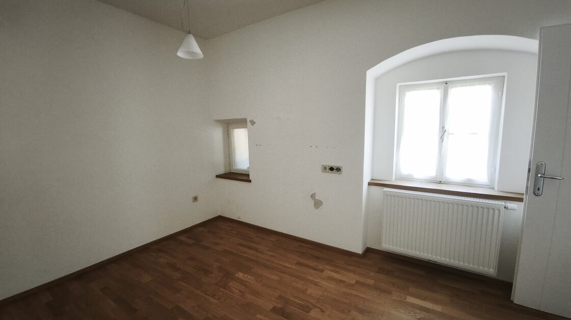 Sanierte Altbauwohnung mit Balkon, Keller und Dachboden