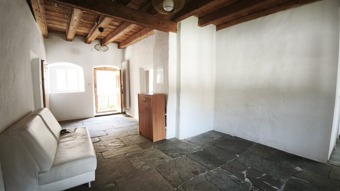 Sanierte Altbauwohnung mit Balkon, Keller und Dachboden