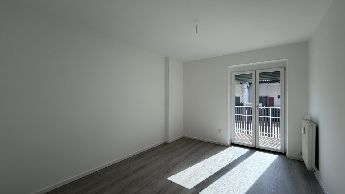Trilocale ristrutturato a nuovo con terrazza e balcone