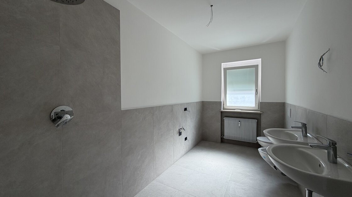 Trilocale ristrutturato a nuovo con terrazza e balcone