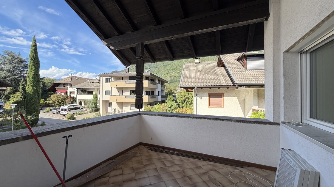 Trilocale ristrutturato a nuovo con terrazza e balcone