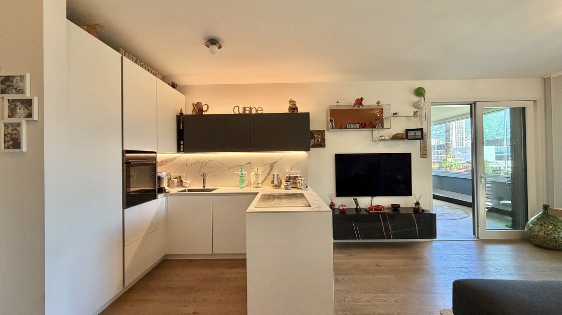 Moderno bilocale con ampia veranda, cantina e garage