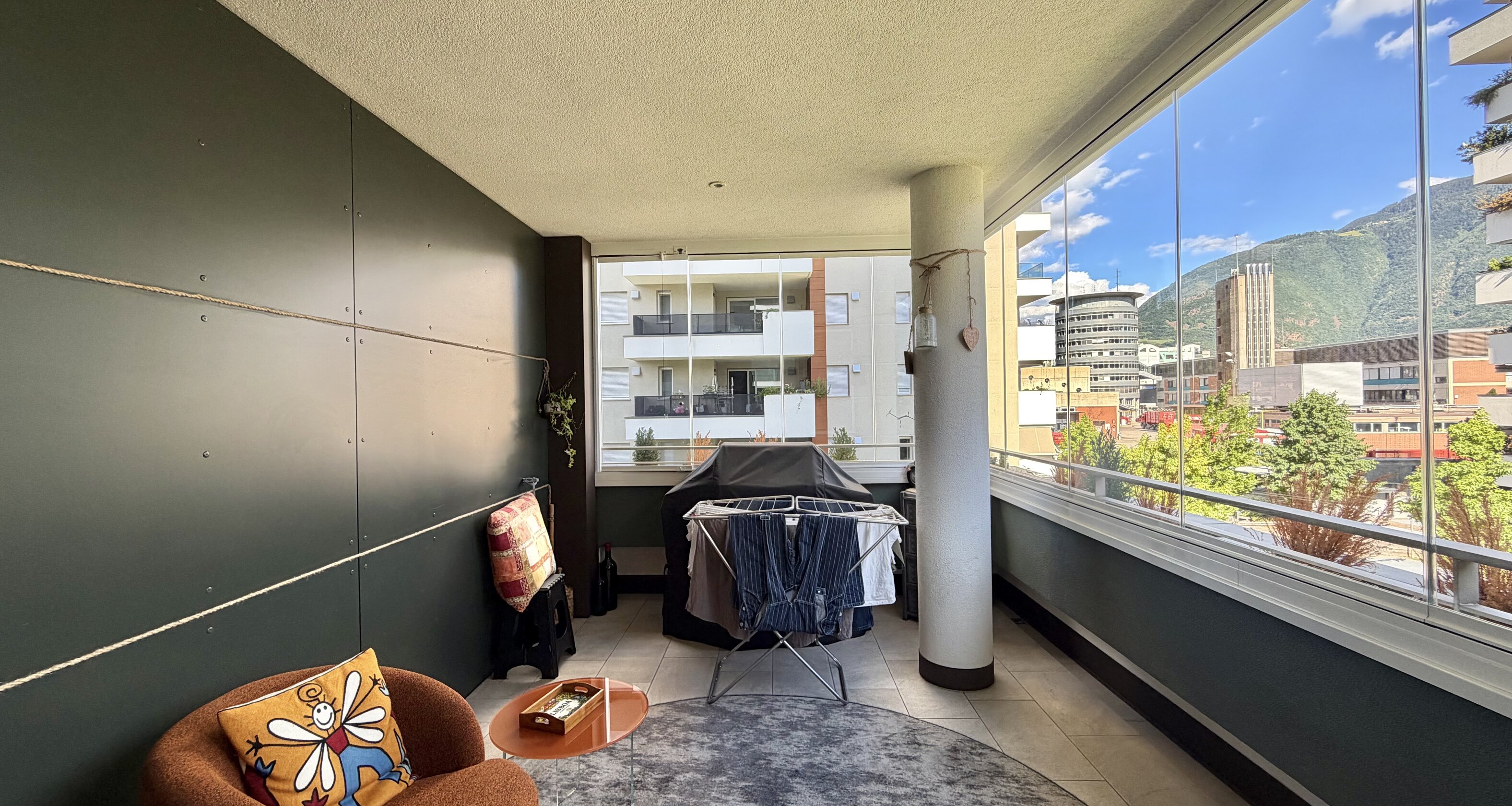 Moderno bilocale con ampia veranda, cantina e garage