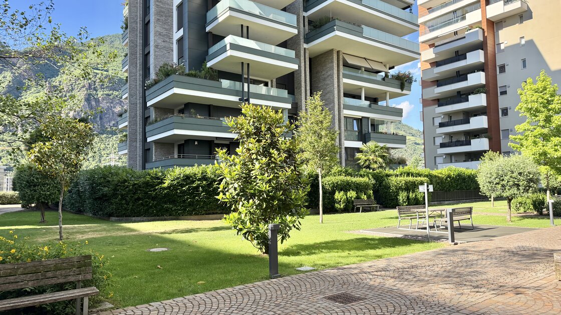 Moderno bilocale con ampia veranda, cantina e garage