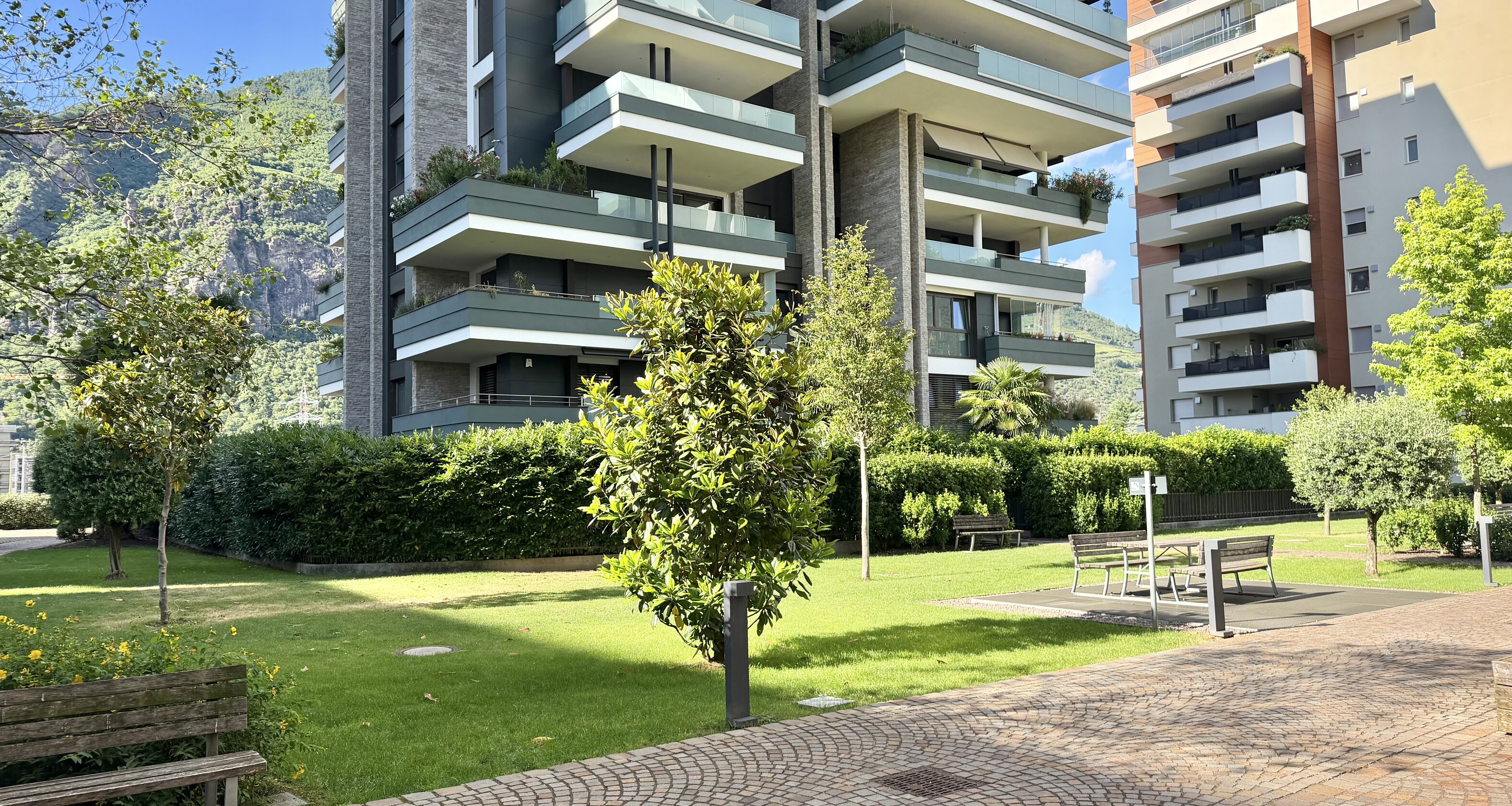 Moderno bilocale con ampia veranda, cantina e garage