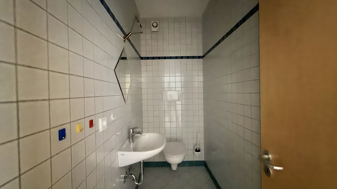 Großes Gewerbelokal / Büro / Praxis in Bestlage