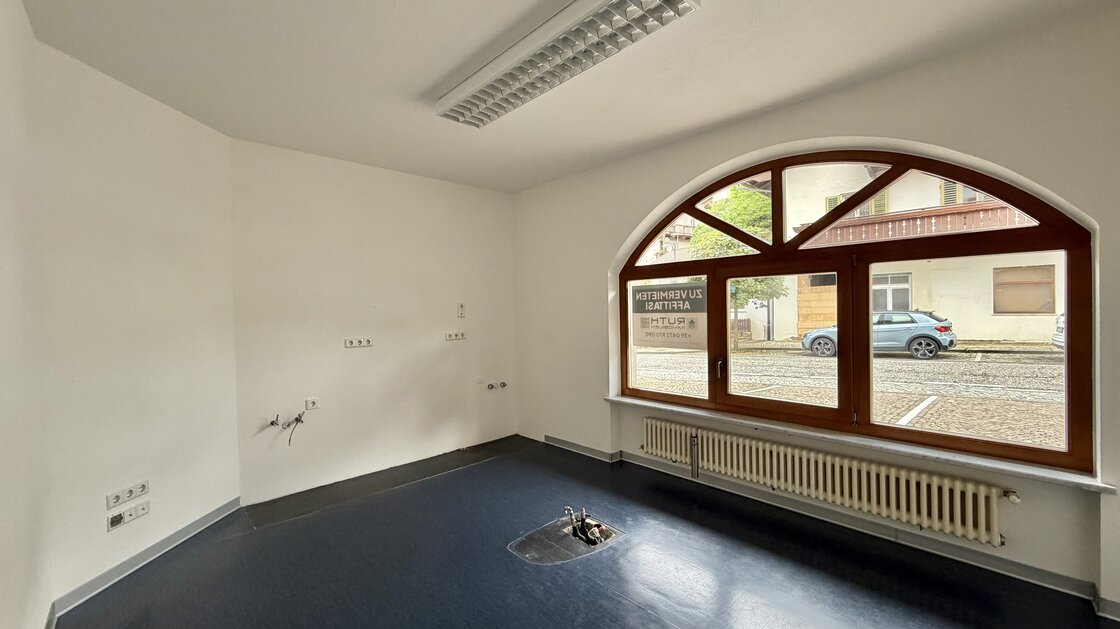 Großes Gewerbelokal / Büro / Praxis in Bestlage