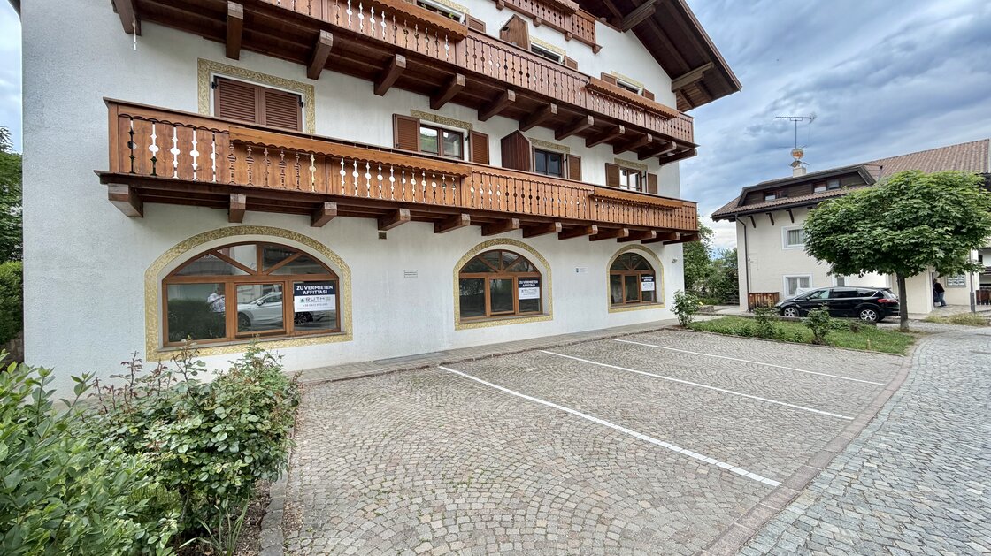 Großes Gewerbelokal / Büro / Praxis in Bestlage