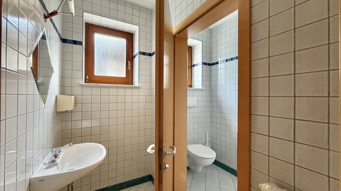 Großes Gewerbelokal / Büro / Praxis in Bestlage