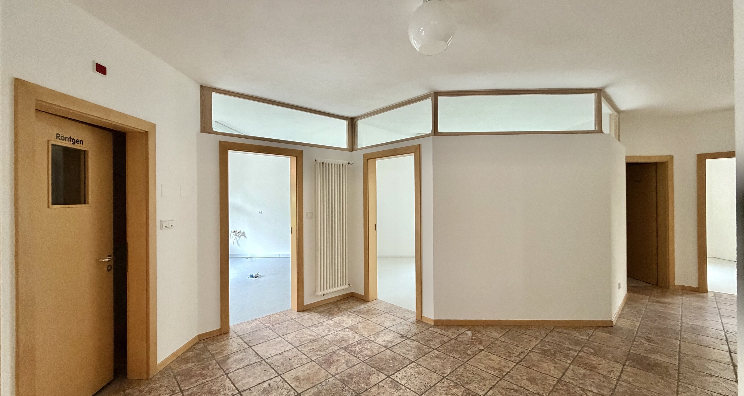 Large commercial unit / office / practice in a prime location