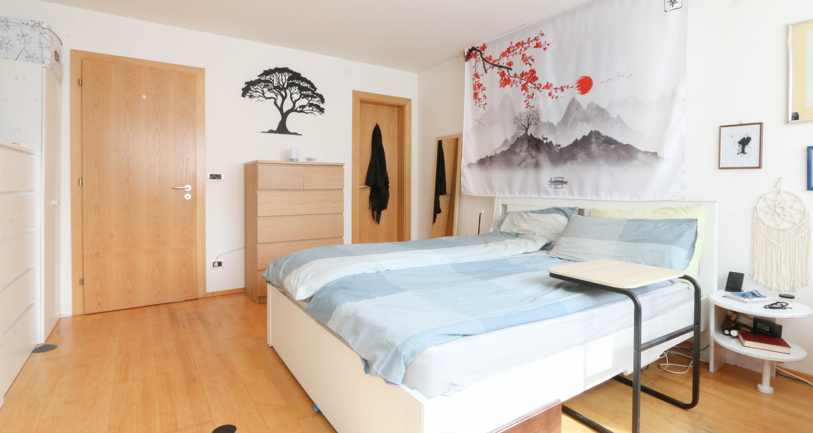Ampia casa a schiera d’angolo a Rasa – vivere con spazio e sole