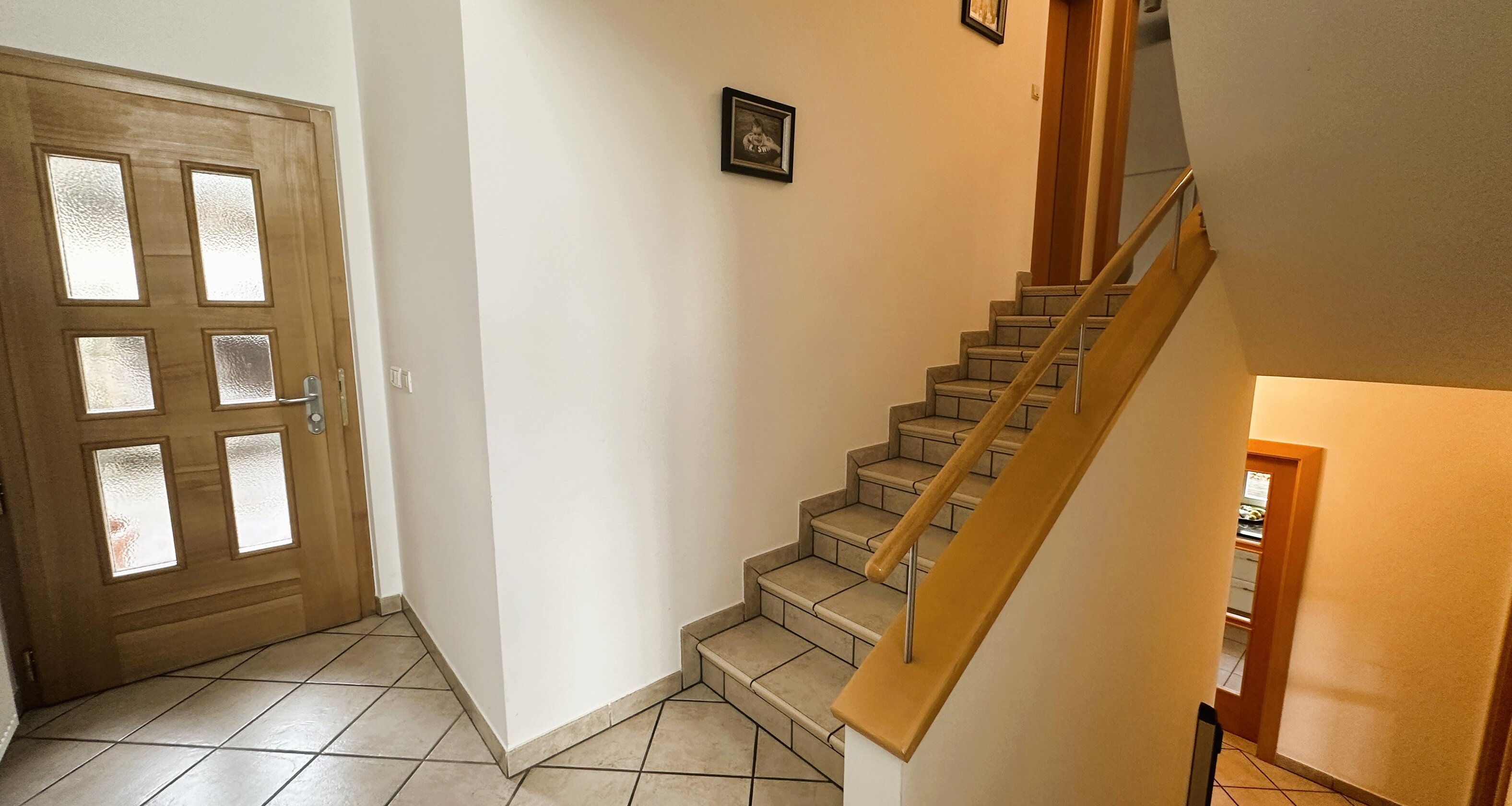 Wohnhaus mit Panoramablick & Privatgarten