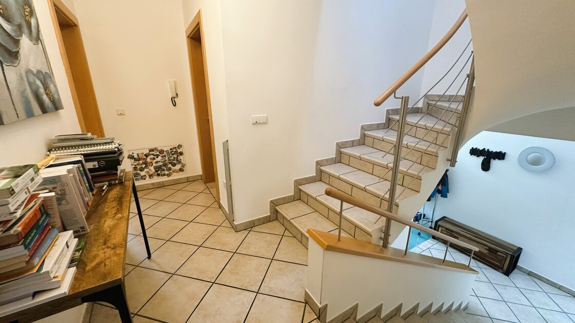 Casa con vista panoramica e giardino privato