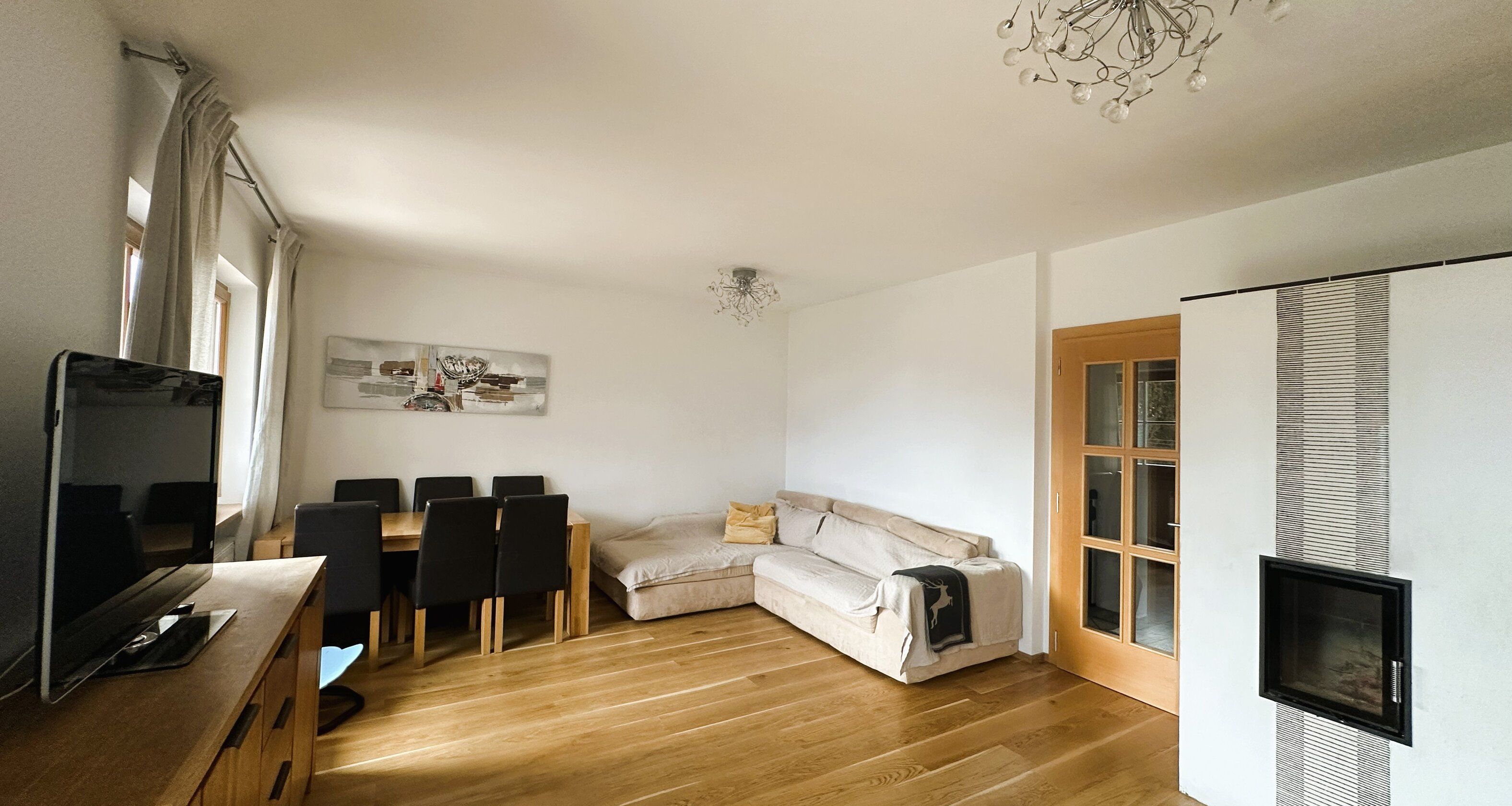 Wohnhaus mit Panoramablick & Privatgarten