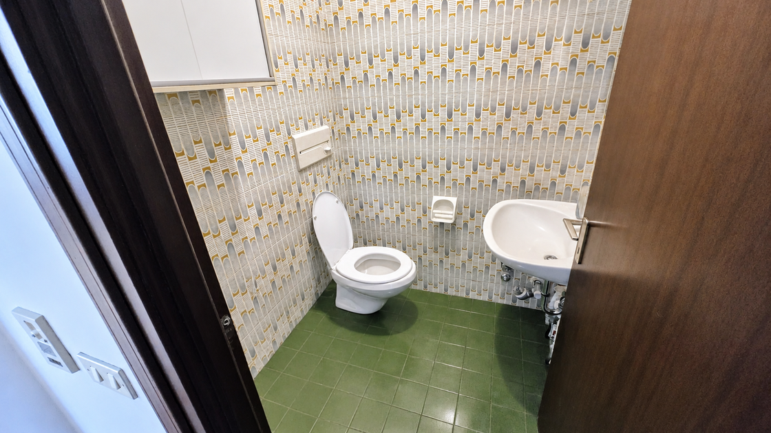 Ampio trilocale con balcone e vista libera