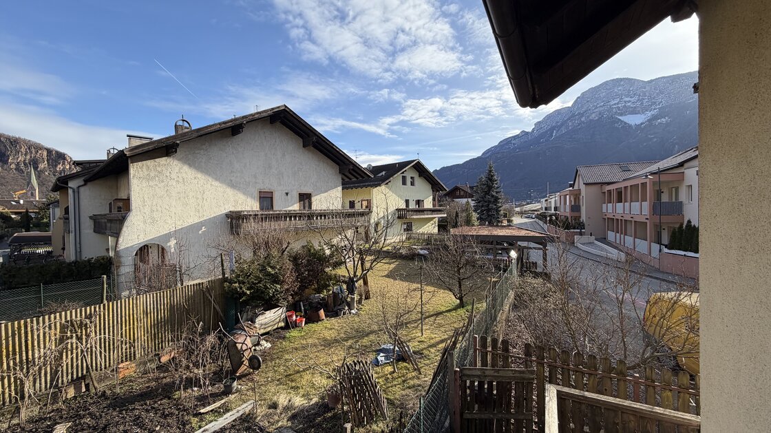 Detached house with private garden – renovation project with potential