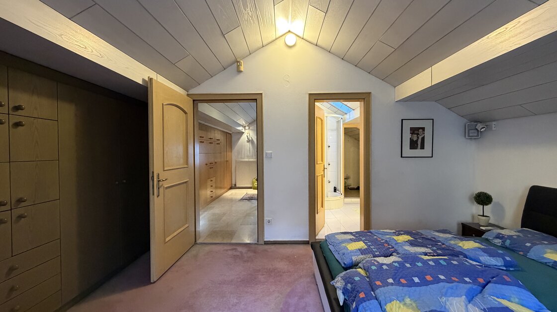 Detached house with private garden – renovation project with potential
