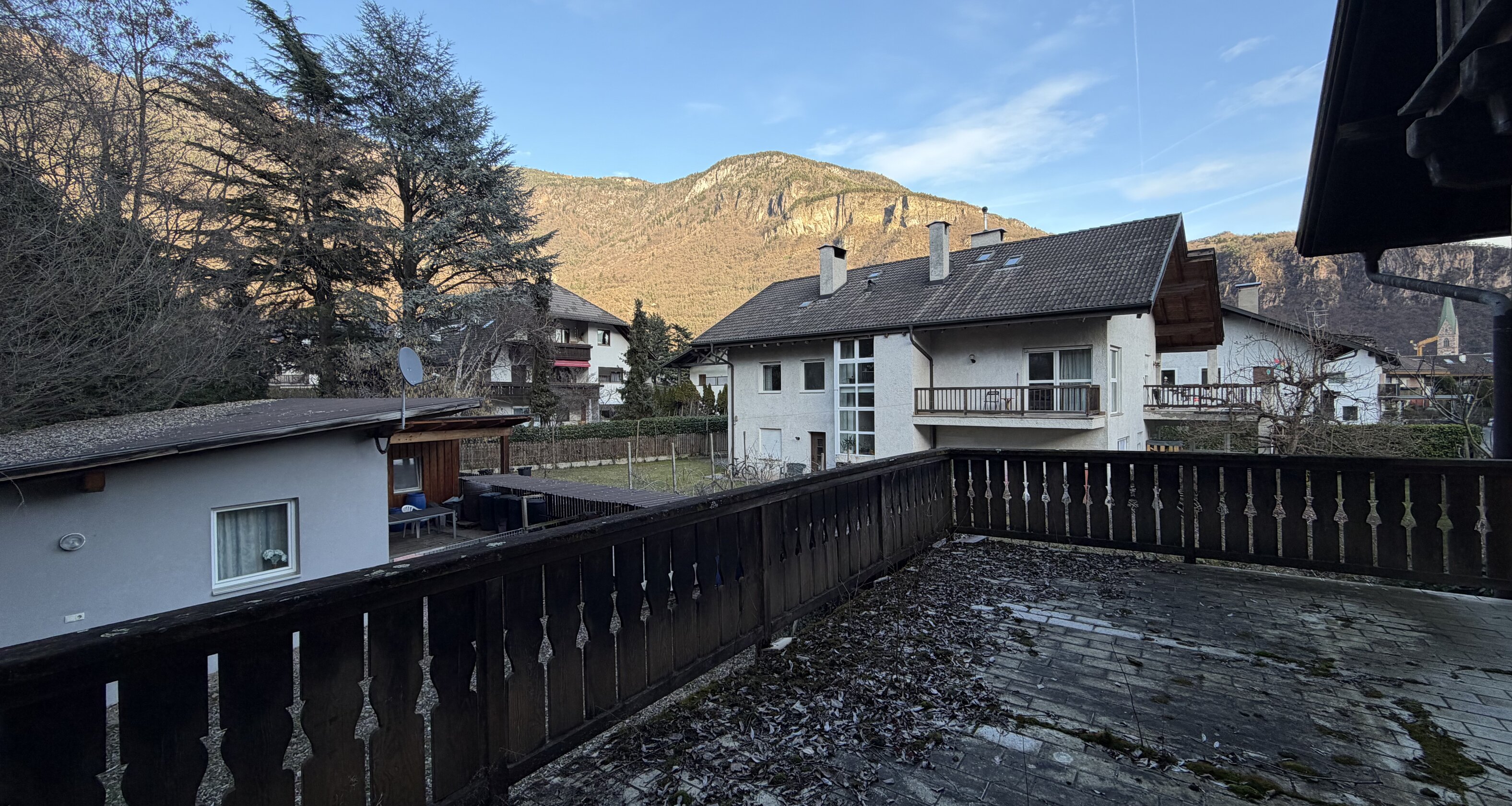 Detached house with private garden – renovation project with potential