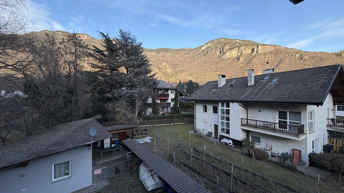Detached house with private garden – renovation project with potential