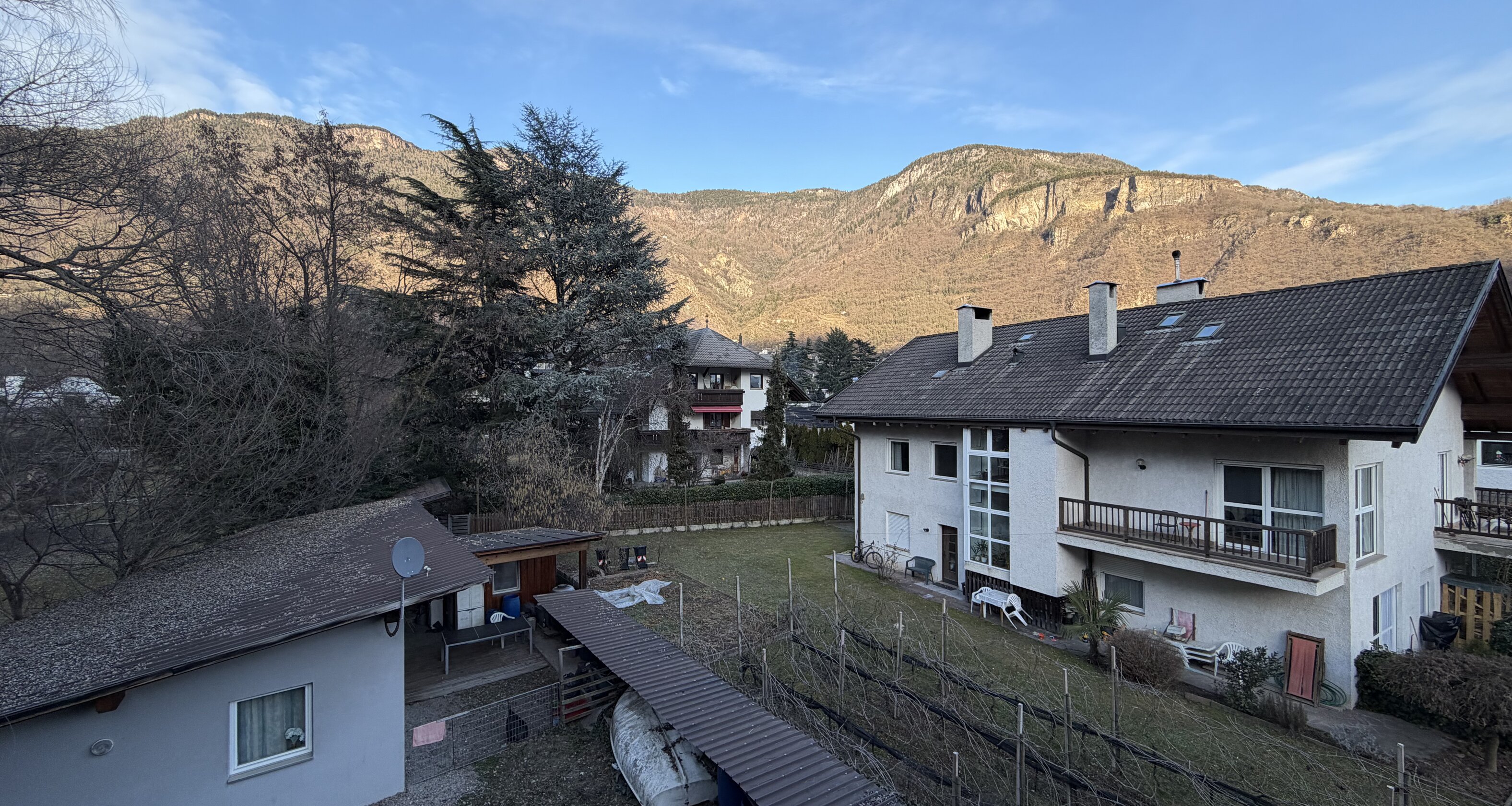 Detached house with private garden – renovation project with potential