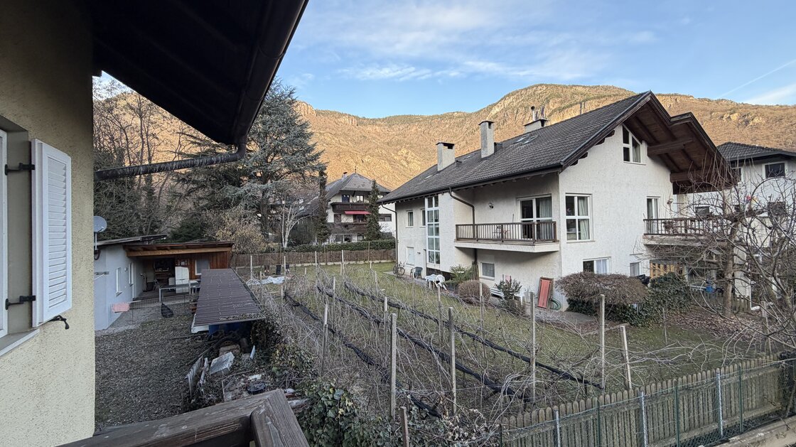 Detached house with private garden – renovation project with potential