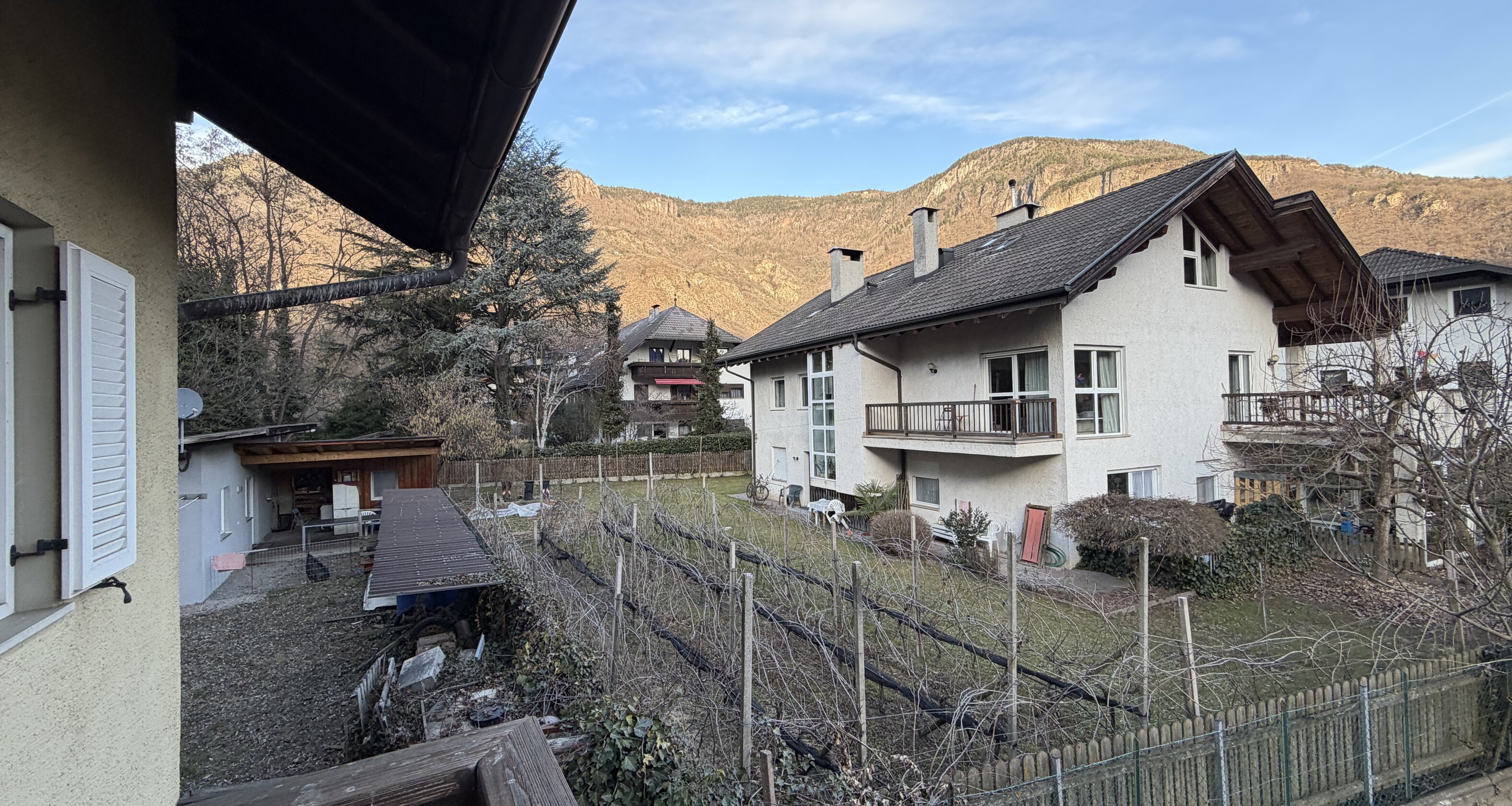 Detached house with private garden – renovation project with potential