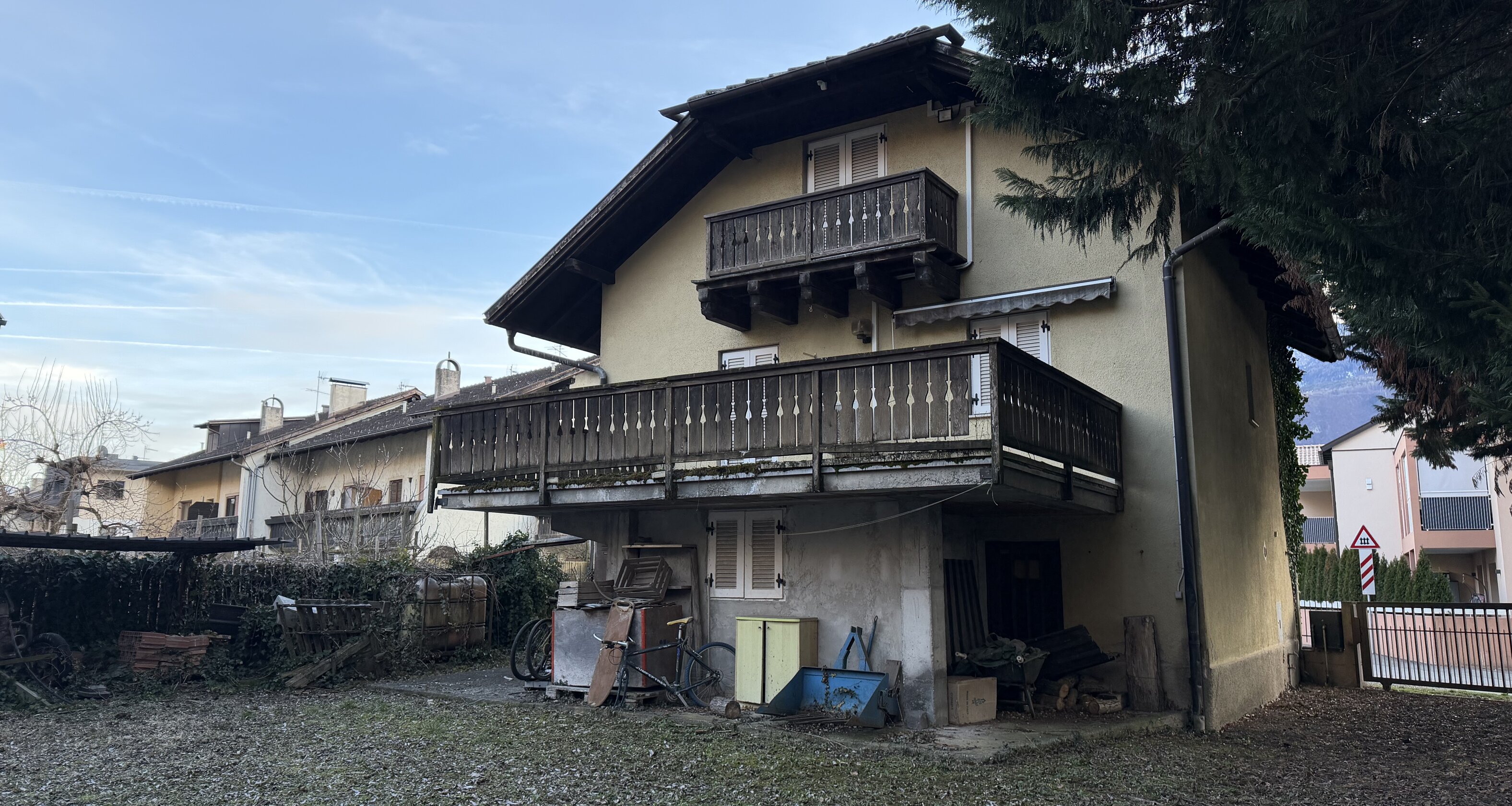 Detached house with private garden – renovation project with potential