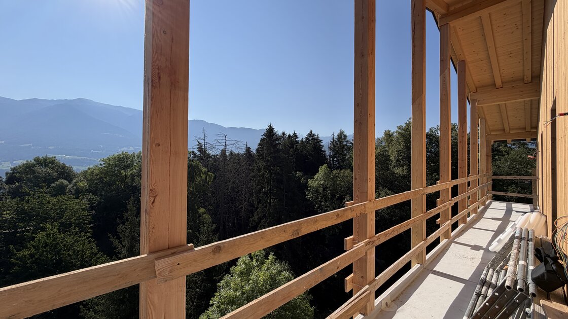 Neue Haushälfte in Panoramalage