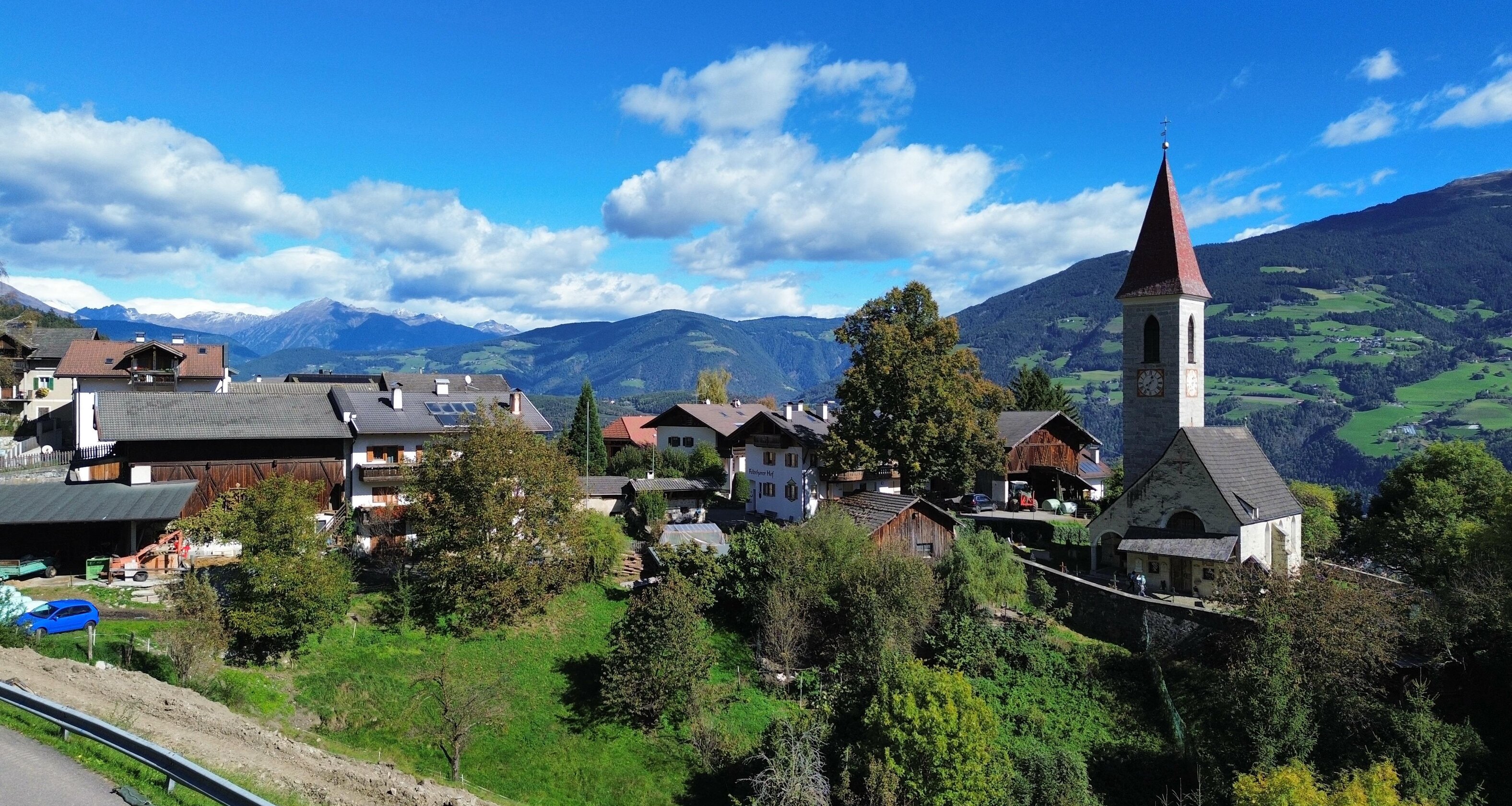 New semi-detached house in a panoramic location
