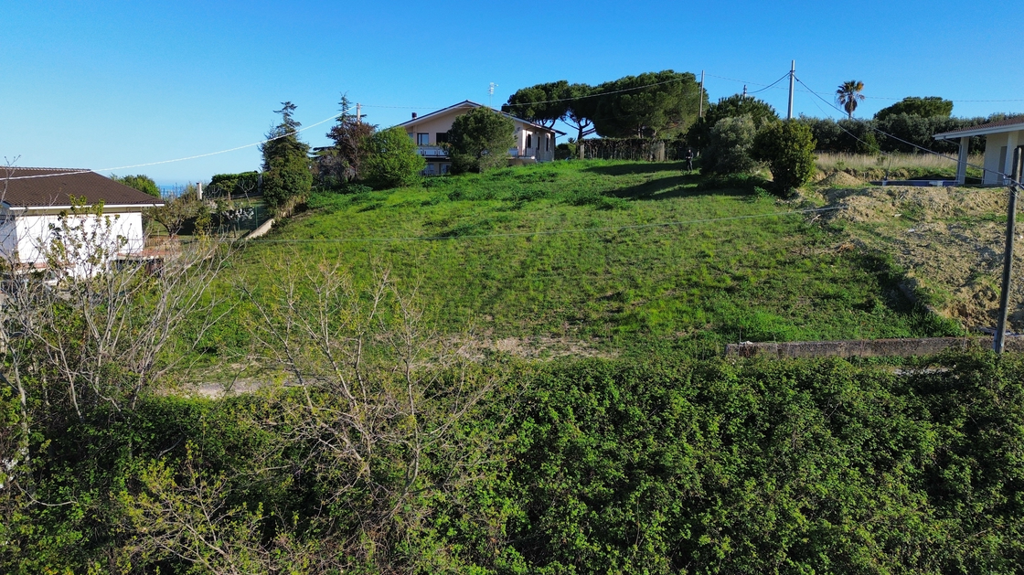 Terreno edificabile in posizione panoramica da sogno in Abruzzo