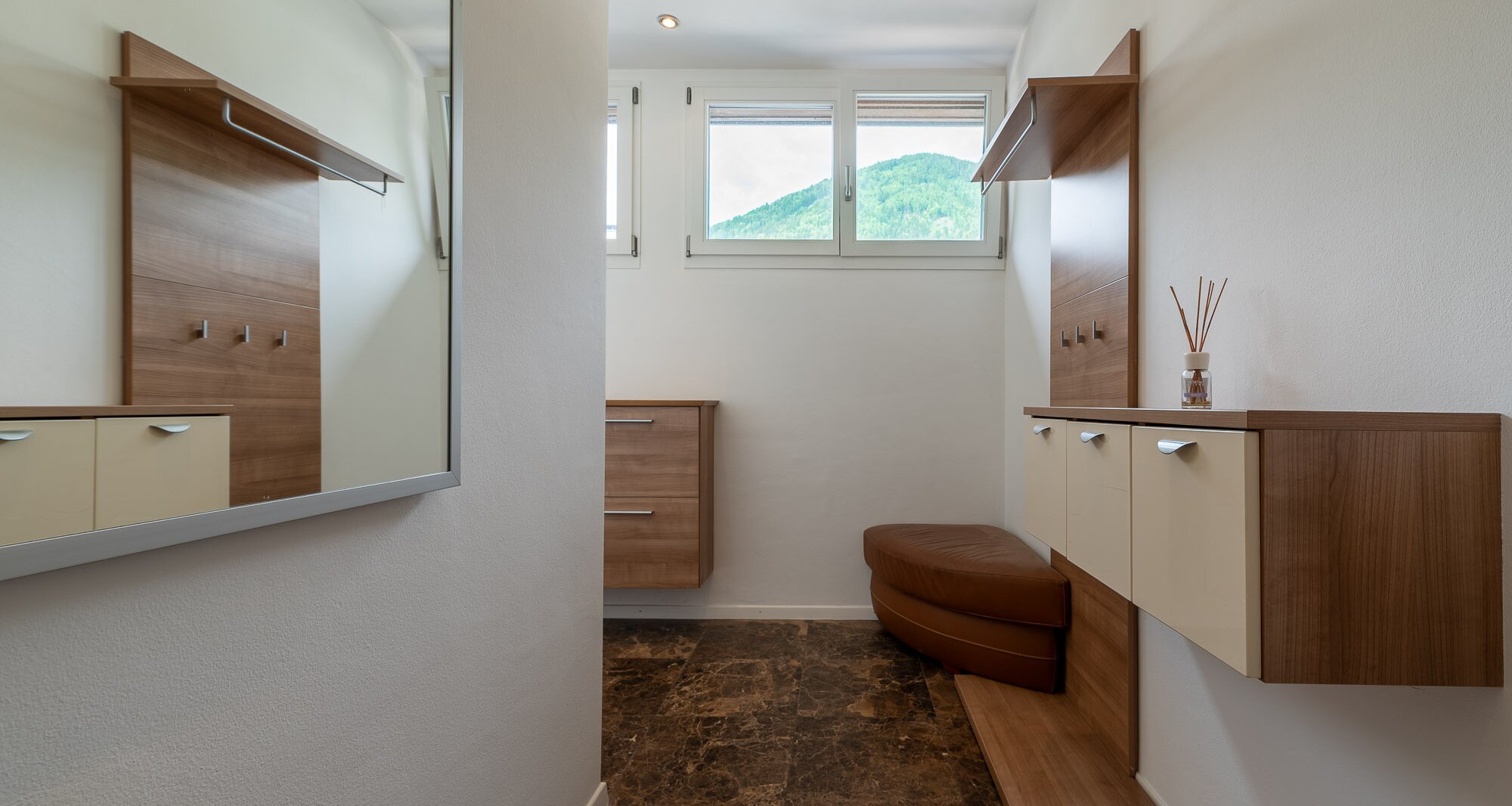 Exclusive attic apartment with terrace and stunning views, prime