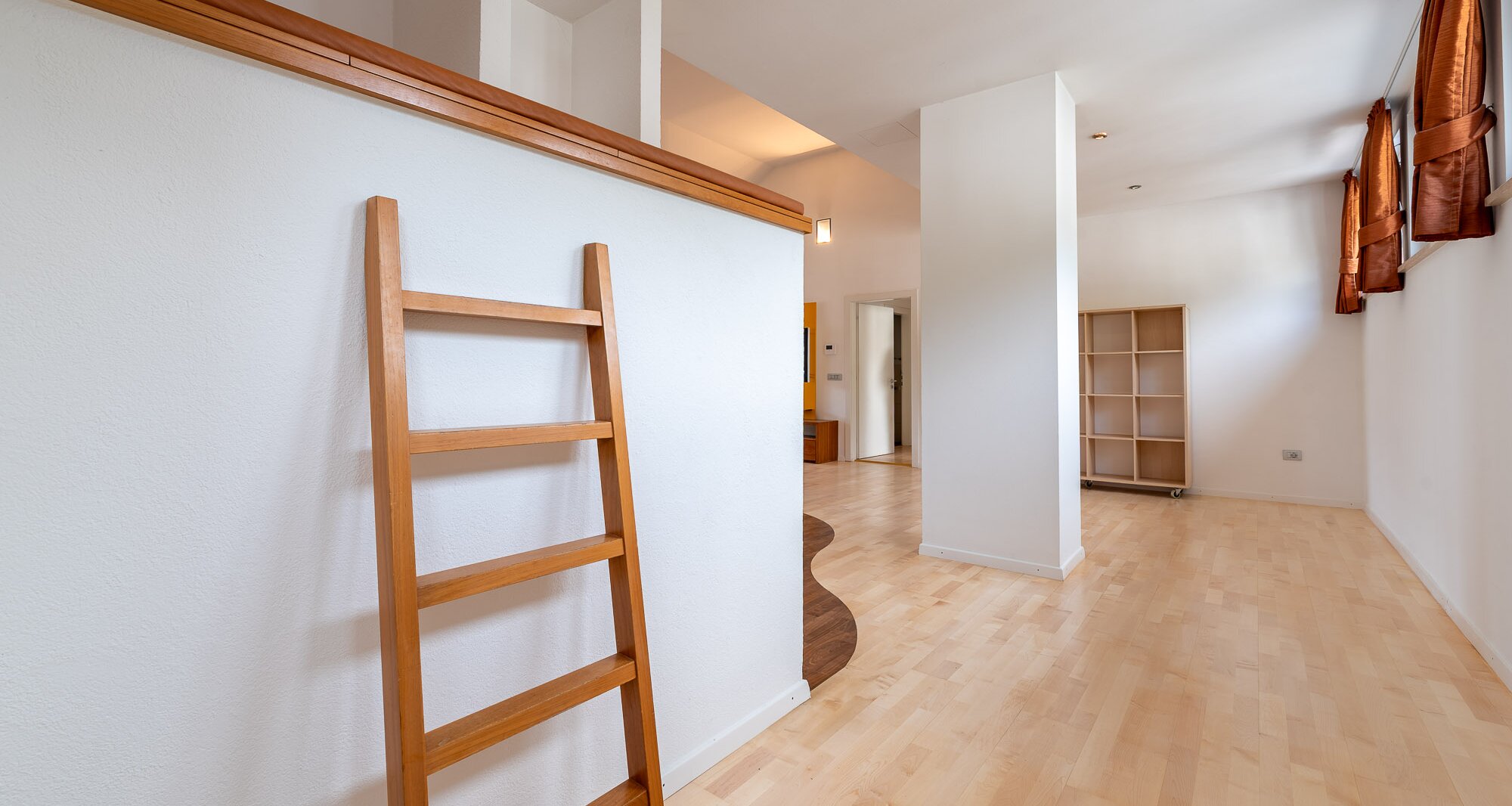 Exclusive attic apartment with terrace and stunning views, prime