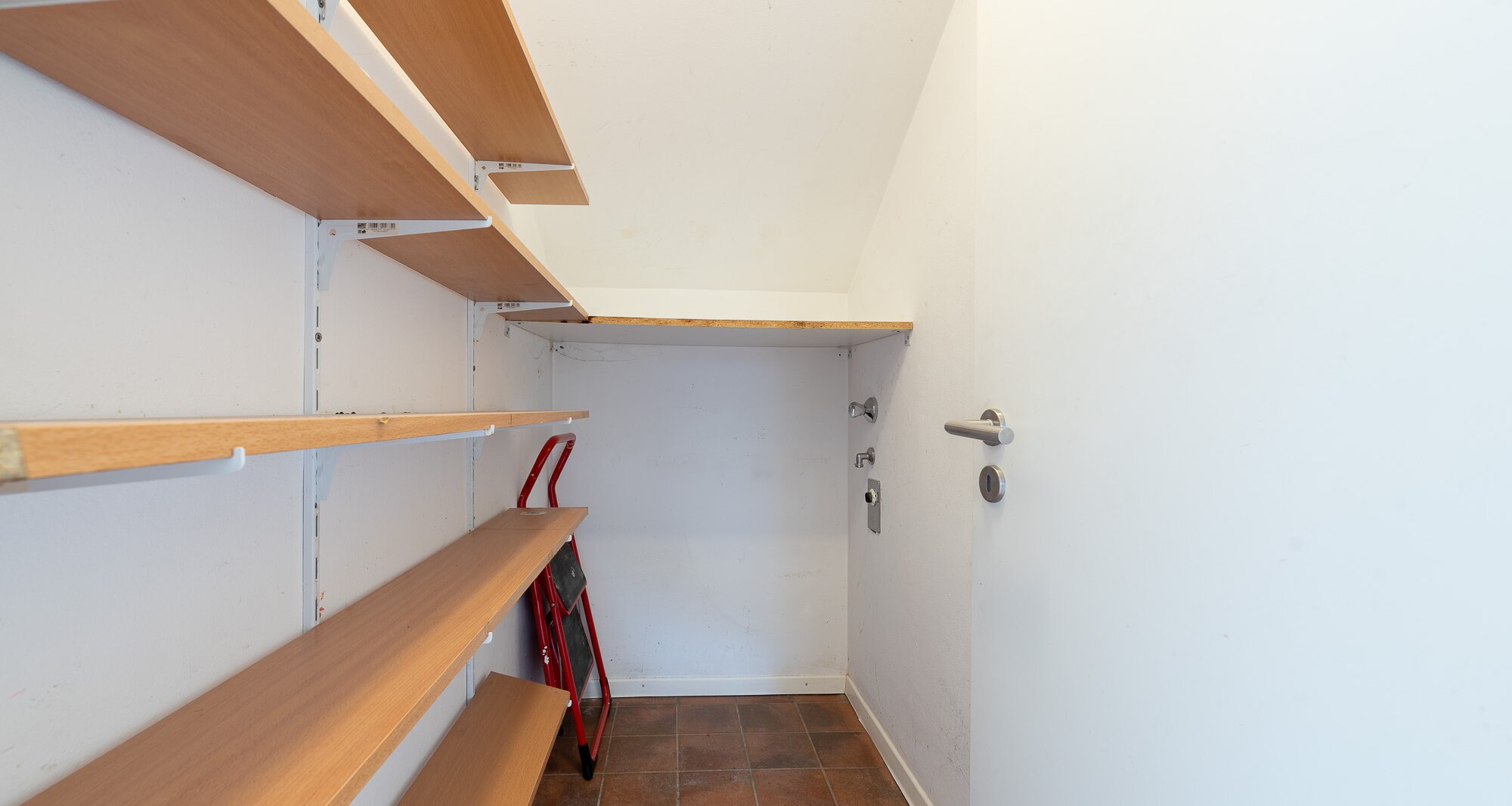 Exclusive attic apartment with terrace and stunning views, prime