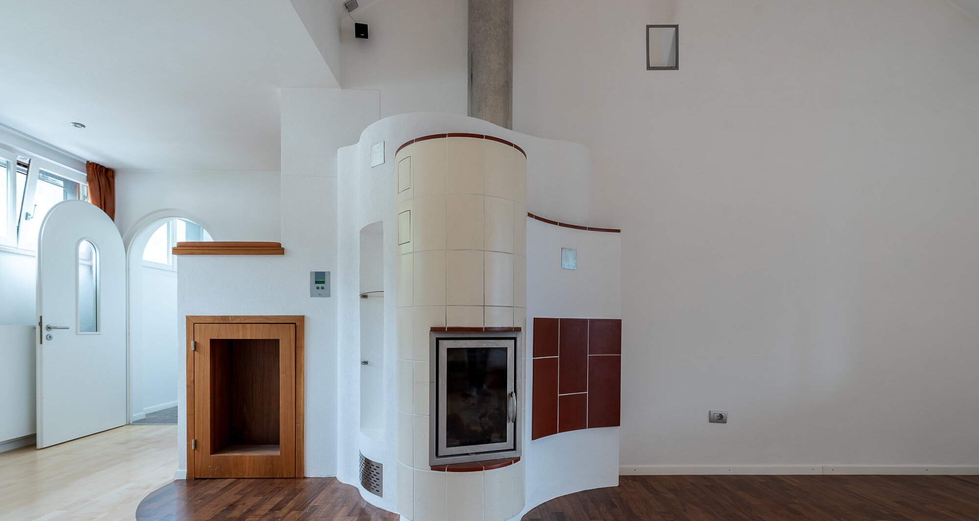 Exclusive attic apartment with terrace and stunning views, prime