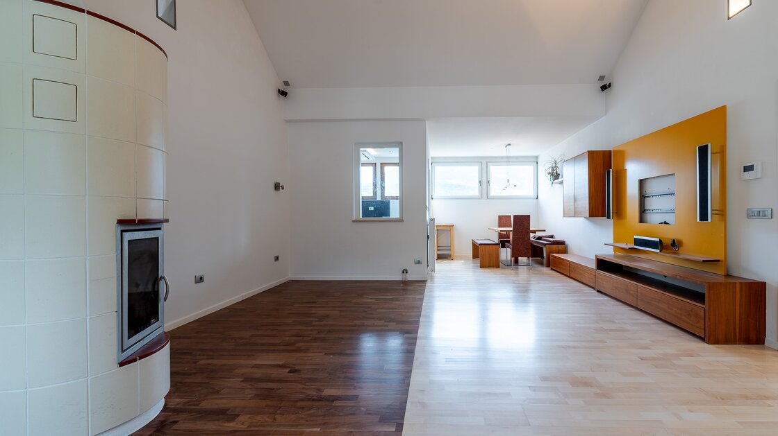 Esclusivo attico con terrazza e vista panoramica in posizione privilegiata
