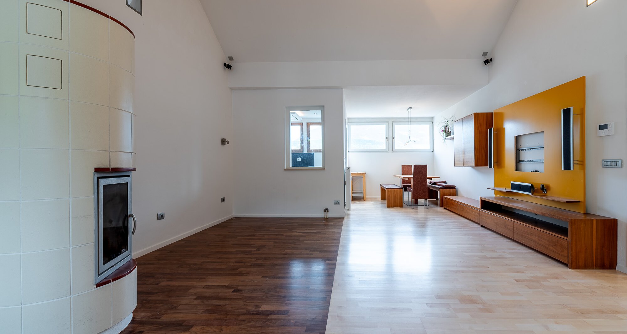 Exclusive attic apartment with terrace and stunning views, prime